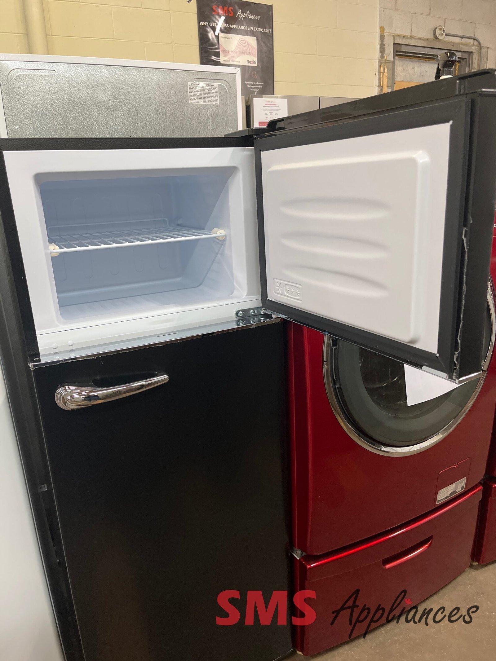 Refurbished-Fridges-EFR789-BLACK-6COM-3-scaled-1.jpg Refurbished Fridges EFR789-BLACK-6COM Frigidaire - Image 3